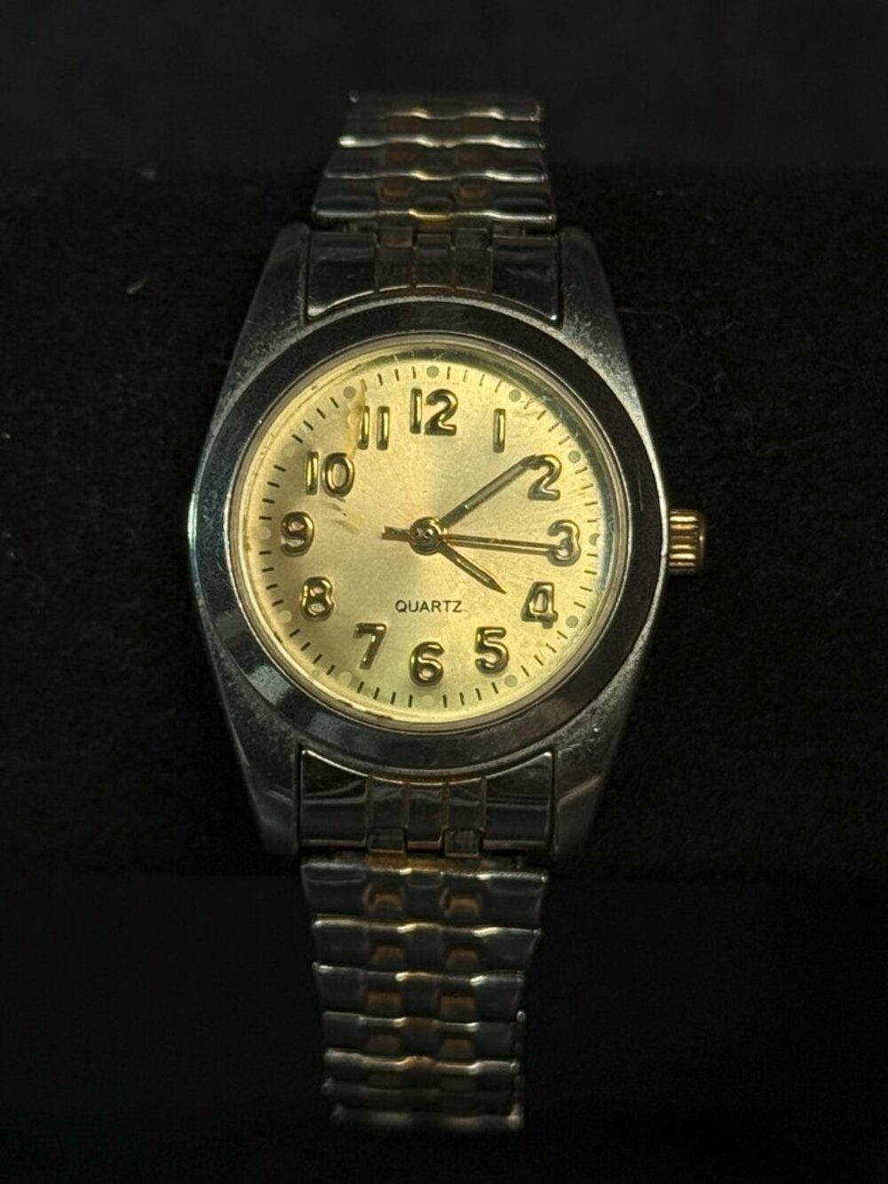 Quartz Gold Dial Stretch Bracelet Watch 2035 Movt Stainless Back New Battery